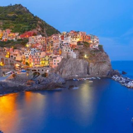 Casa Vacanze Ilaria Apartment Ceparana Bagian luar foto