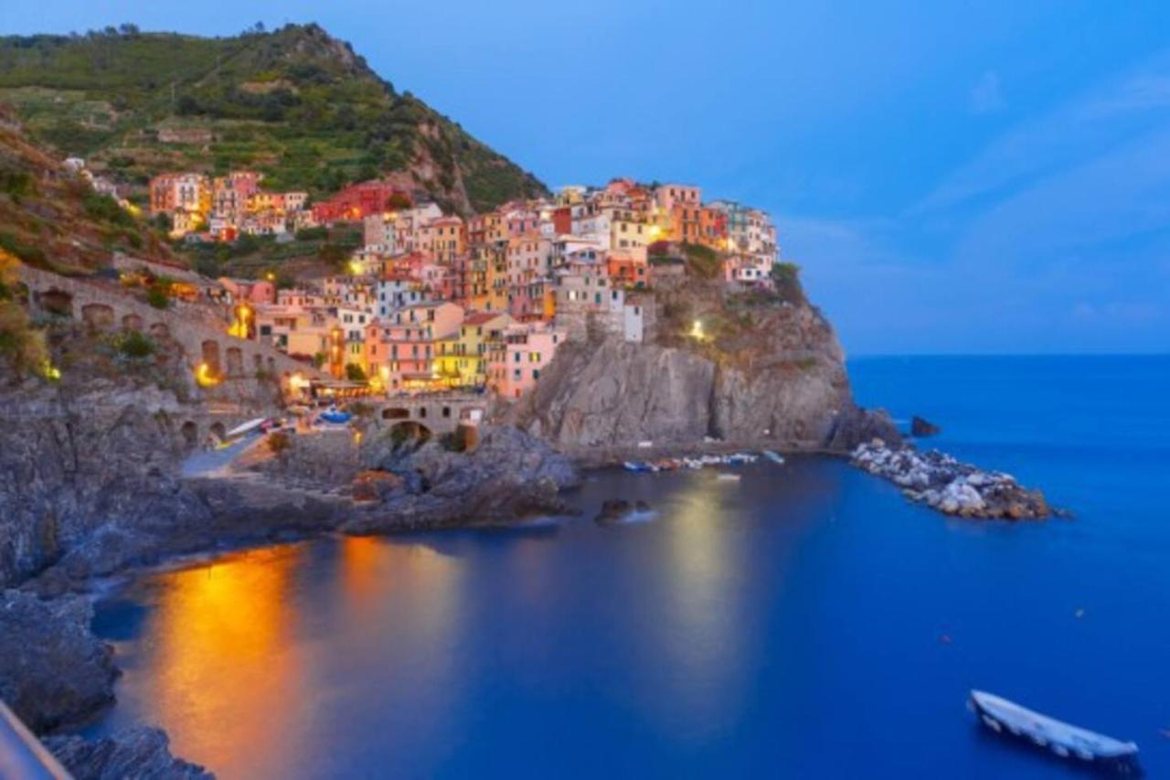 Casa Vacanze Ilaria Apartment Ceparana Bagian luar foto
